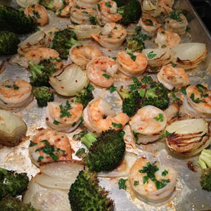 sheet pan garlicky shrimp and veggies