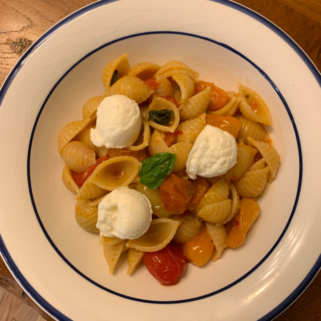 pasta with ricotta and sweet and spicy tomatoes